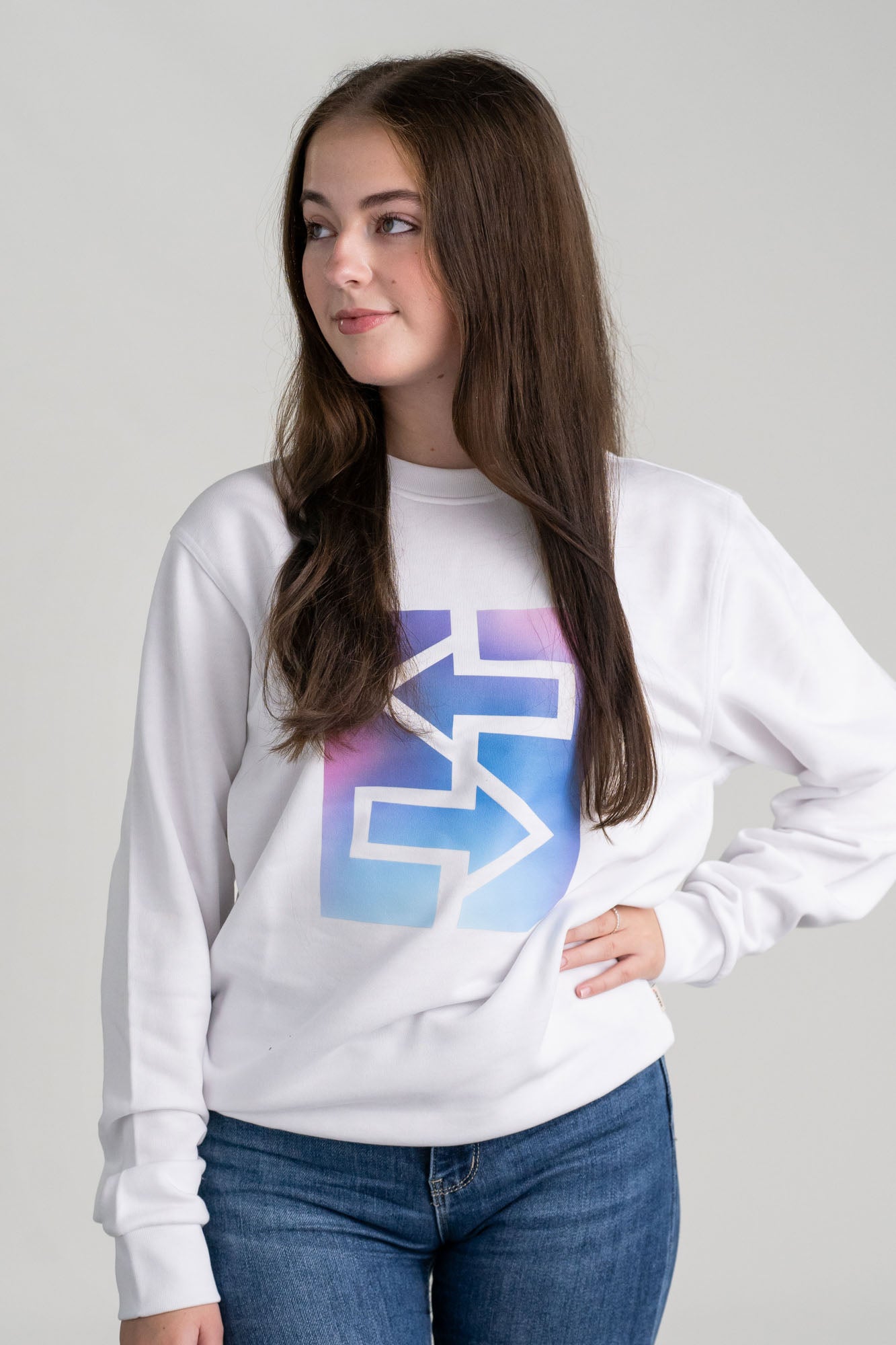 Weißes Sweatshirt mit Logo, ideal für den Miami-Lifestyle und perfekte Begleitung für jeden Anlass, auch bei kühlerem Wetter.