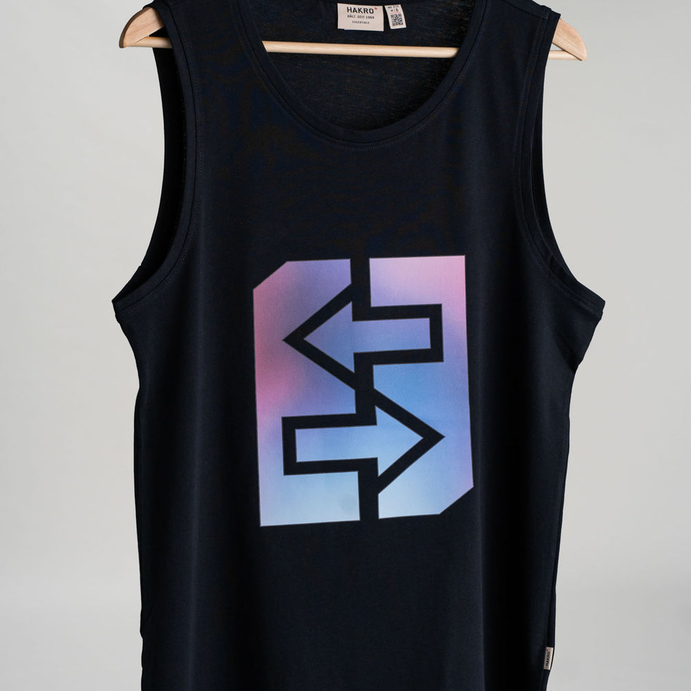 Schwarzes Tanktop mit lila-blauem Logo, ideal für sonnige Tage und entspannte Anlässe in Miami-Style.