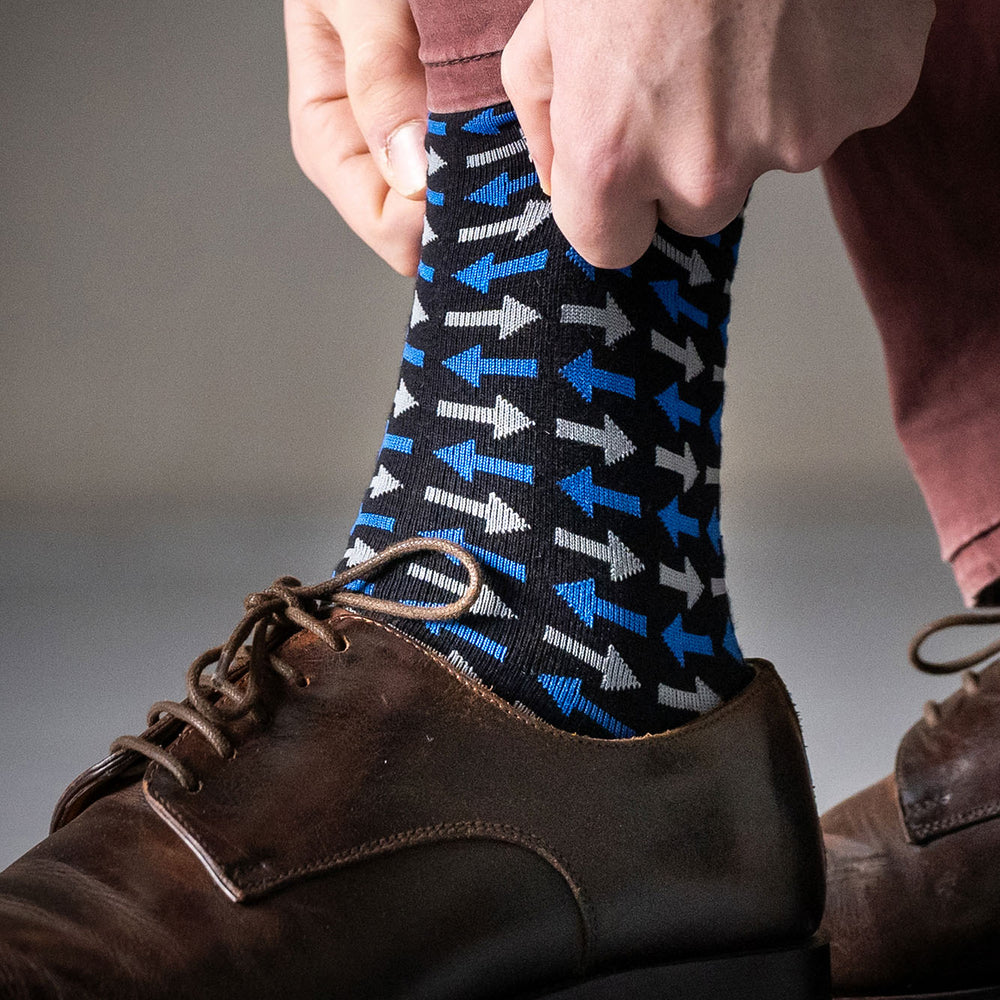 
                      
                        LANG Technik Socken (schwarz) mit braunem Lederschuh
                      
                    